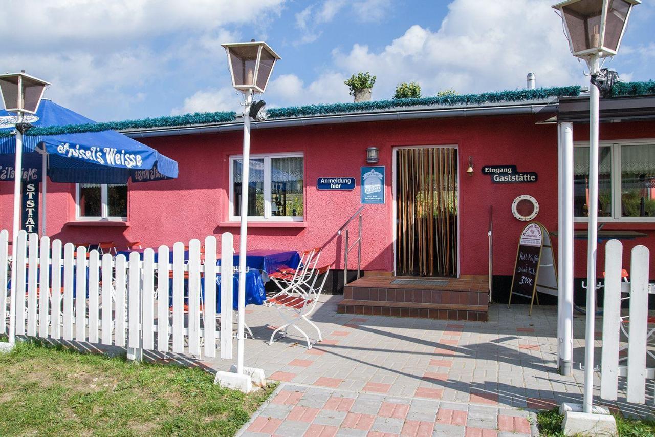 Familienzimmer Mit Gemeinschaftsbad Gross Banzelvitz Eksteriør billede